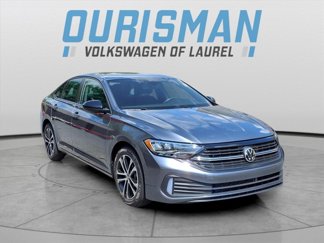 Used 2024 Volkswagen Jetta Sport image 1