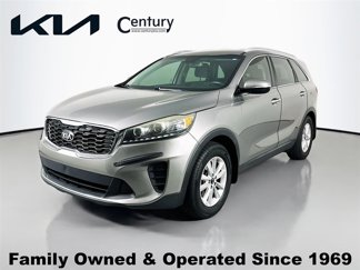 Used 2019 Kia Sorento LX w/ LX Convenience Package image 1