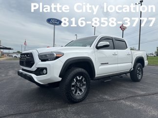 Used 2020 Toyota Tacoma TRD Off-Road image 1