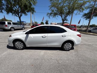 Used 2018 Toyota Corolla LE image 1