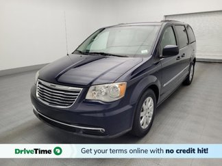 Used 2014 Chrysler Town & Country Touring image 1