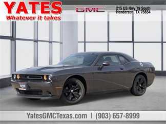 Used 2019 Dodge Challenger SXT image 1