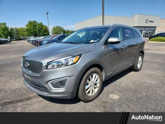 Used 2018 Kia Sorento LX image 1