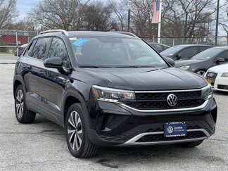 Certified 2022 Volkswagen Taos SE image 1