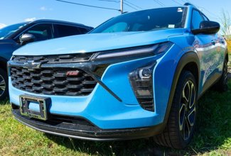 Used 2024 Chevrolet Trax RS w/ Sunroof Package image 1
