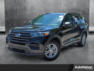 Used 2023 Ford Explorer XLT image 1