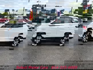 Used 2019 Chevrolet Equinox LS image 1