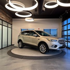 Used 2017 Ford Escape Titanium image 1