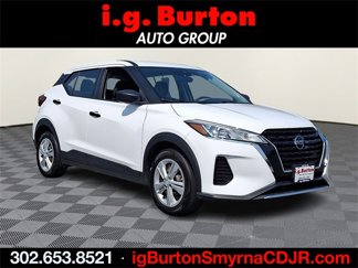 Used 2021 Nissan Kicks S image 1