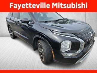 Used 2022 Mitsubishi Outlander SE image 1