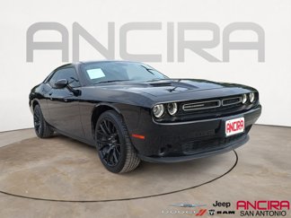 Used 2018 Dodge Challenger SXT image 1