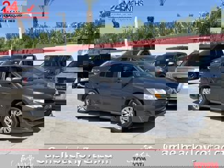 Used 2014 Toyota Camry LE image 1