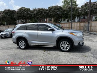 Used 2014 Toyota Highlander LE image 1