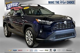 Used 2023 Toyota RAV4 XLE Premium image 1