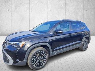 New 2025 Volkswagen Taos SE image 1