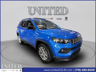 Used 2023 Jeep Compass Latitude w/ Sun and Sound Group image 1