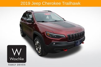 Used 2019 Jeep Cherokee Trailhawk w/ Cold Weather Group image 1