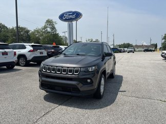 Used 2022 Jeep Compass Latitude image 1
