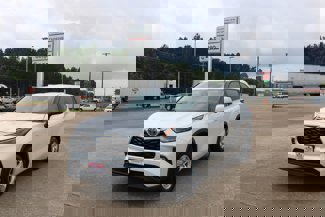 Used 2023 Toyota Highlander LE image 1