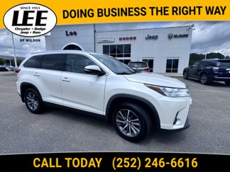 Used 2019 Toyota Highlander XLE image 1