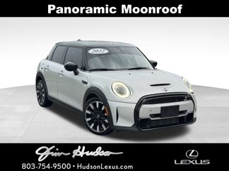 Used 2022 MINI Cooper S image 1