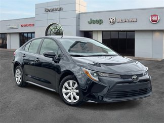 Used 2023 Toyota Corolla LE image 1