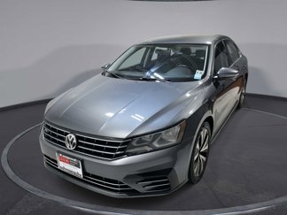 Used 2017 Volkswagen Passat 1.8T R-Line image 1