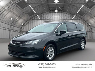Used 2017 Chrysler Pacifica LX image 1