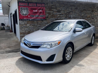 Used 2012 Toyota Camry LE image 1