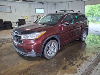 Used 2014 Toyota Highlander XLE image 1