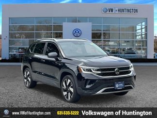 Certified 2024 Volkswagen Taos SEL image 1