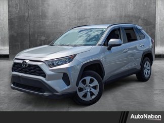 Used 2019 Toyota RAV4 LE image 1