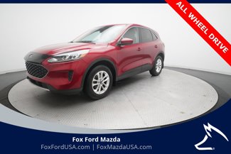Used 2020 Ford Escape SE image 1