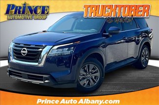 Used 2022 Nissan Pathfinder SV video 1