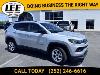 New 2025 Jeep Compass Latitude image 1