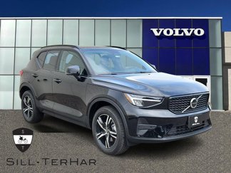 New 2026 Volvo XC40 B5 Core w/ Climate Package image 1