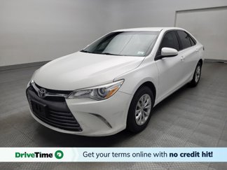 Used 2015 Toyota Camry LE image 1