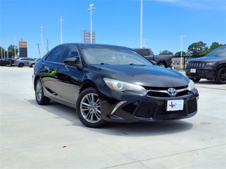 Used 2016 Toyota Camry SE image 1