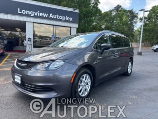 Used 2020 Chrysler Voyager Lxi image 1