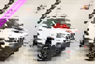 Used 2019 Jeep Cherokee Trailhawk image 1