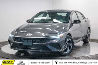 Used 2025 Hyundai Elantra Sport image 1