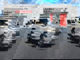 Used 2022 Mitsubishi Outlander SE image 1
