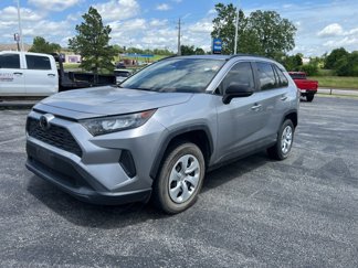 Used 2019 Toyota RAV4 LE image 1
