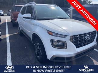 Used 2025 Hyundai Venue SEL image 1