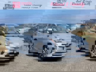 Used 2016 Toyota Prius Two image 1