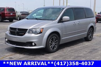 Used 2016 Dodge Grand Caravan SXT image 1