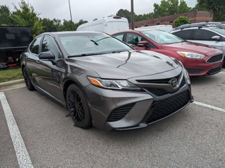 Used 2020 Toyota Camry SE image 1