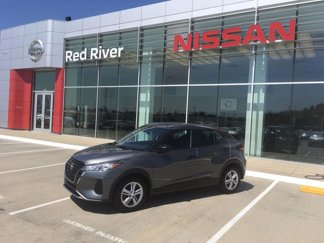 Used 2025 Nissan Kicks Play S image 1