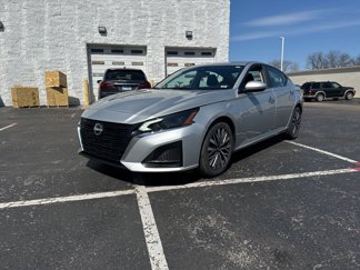Used 2023 Nissan Altima 2.5 SV image 1