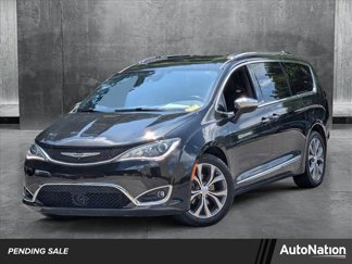 Used 2020 Chrysler Pacifica Limited image 1